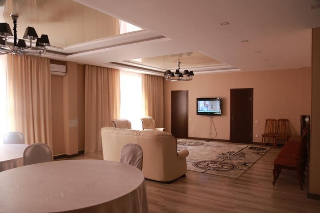 Center Hotel Bishkek Exterior photo